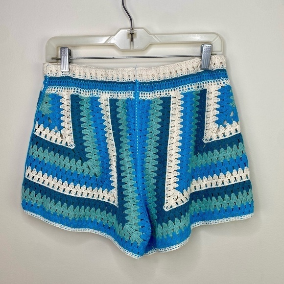 Rebellion Blue Cream Crochet Knit Shorts size L - Picture 3 of 10